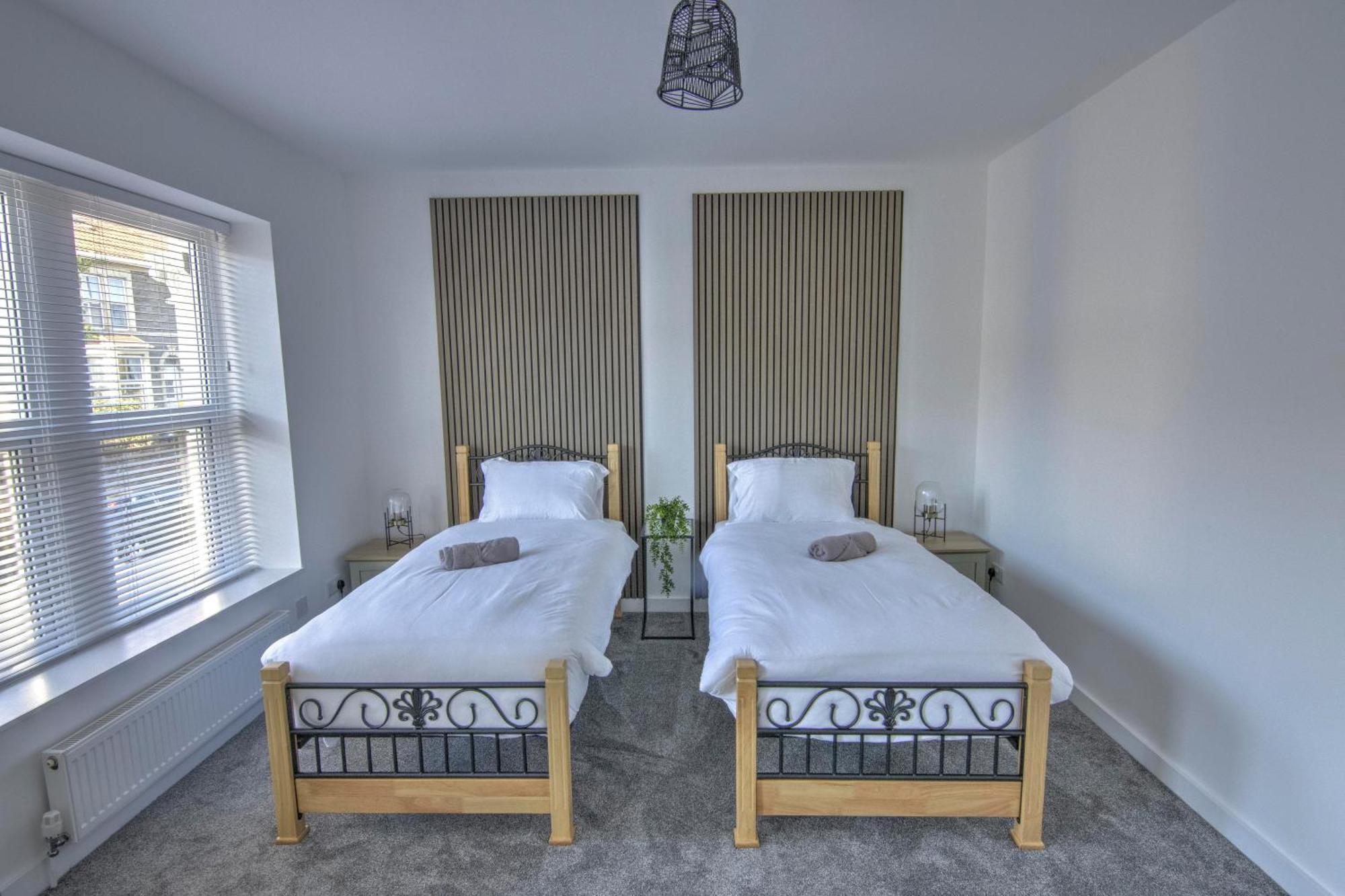 Stunning Brand New Home In St George Bristol Esterno foto